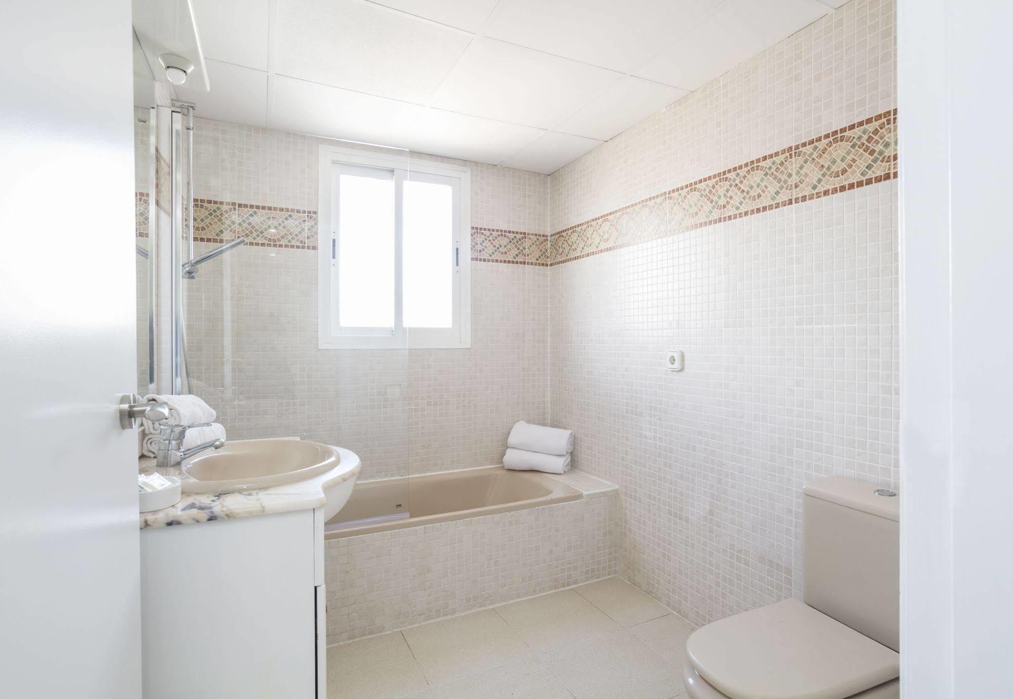 Apartamentos Intersalou Priorat Eksteriør billede